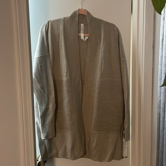 Lululemon sit in lotus wrap 2 - Picture 3 of 4